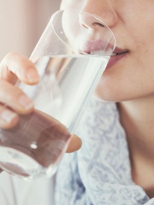 Con este cálculo podrás saber cuánta agua debes tomar al día