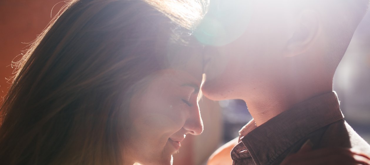 ¡La ciencia lo dice! Casarse con una mujer inteligente te hará vivir más