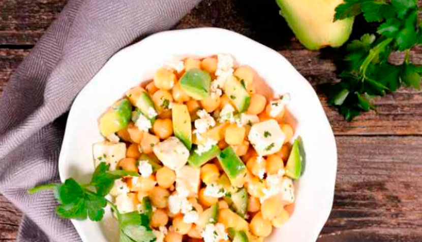 ensalada de garbanzos y queso feta 