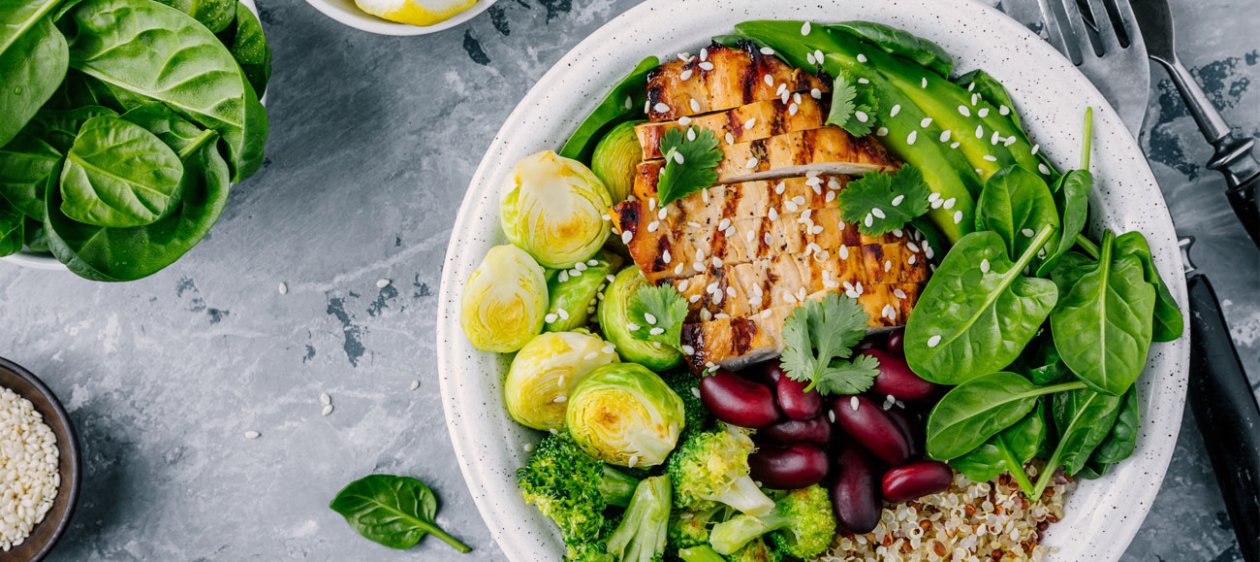 2 Deliciosas ensaladas para combatir el calor del verano