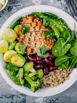 2 Deliciosas ensaladas para combatir el calor del verano 2 Deliciosas ensaladas para combatir el calor del verano