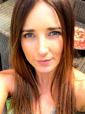 ¡Ahora es rubia! Camila Nash luce un renovado cambio de look