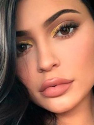 Kylie Jenner y su hija Stormi hacen “matchy matchy” con sus trajes de baño