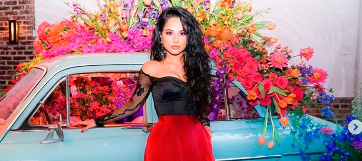 Becky G sorprende con elegante sesión fotográfica para revista internacional