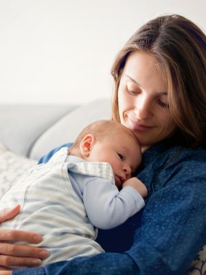 Estudio revela cuánto tiempo se demoran las mujeres en reponerse del parto