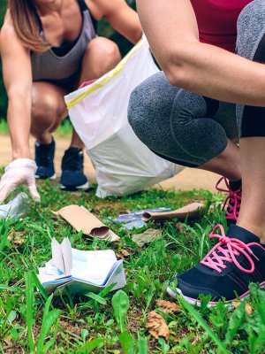 Plogging, la tendencia ecoamigable que siguen algunos corredores