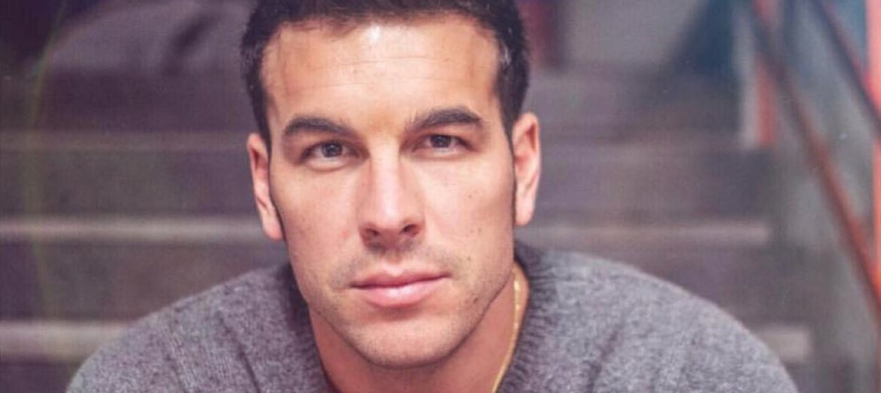 Mario Casas estrena serie a lo '50 Sombras de Grey'