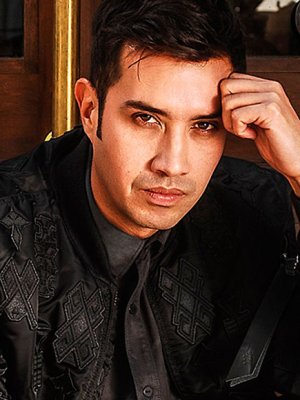 Héctor Morales confirmó romance con reconocida modelo trans