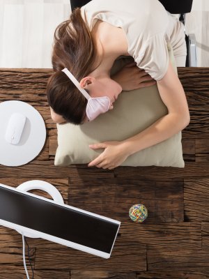 ¡A dormir! Estudio afirma que tomar una siesta al día nos hace vivir más