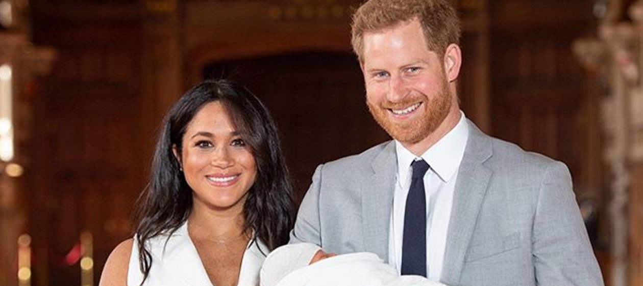 Príncipe Harry y Meghan presentaron en sociedad a su primer hijo