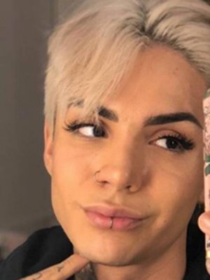 Leo Méndez Jr. funó a ciudadana sueca que lo discriminó por ser homosexual Leo Méndez Jr. funó a ciudadana sueca que lo discriminó por ser homosexual