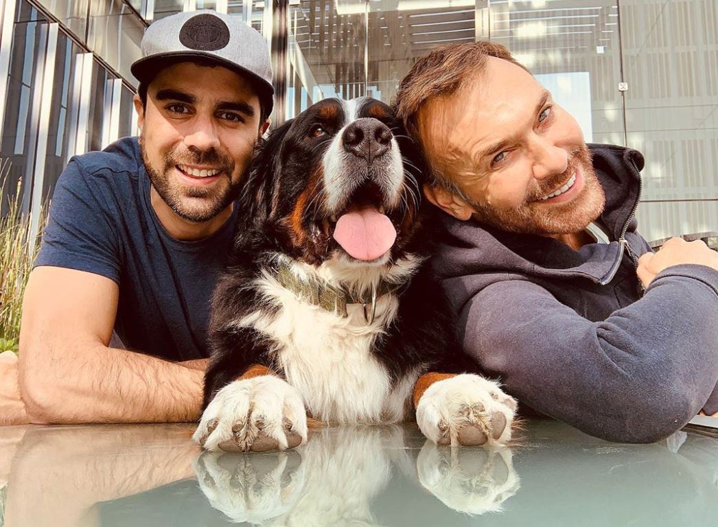 Jordi, Juan Pablo y su perra Marley