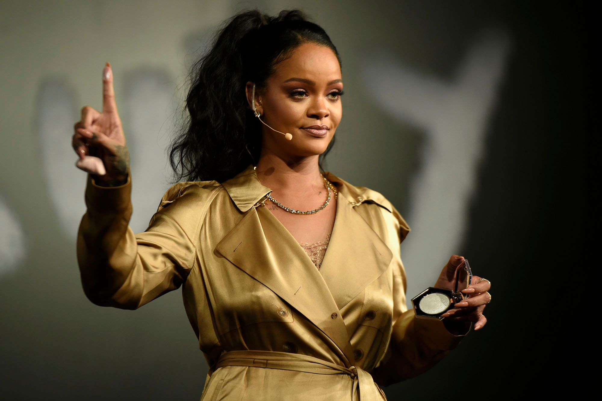 Rihanna es oficialmente la cantante más rica del mundo según la revista