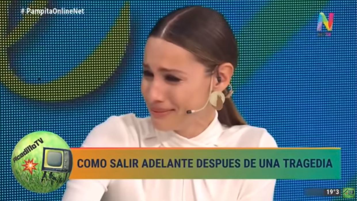 Pampita emocionada