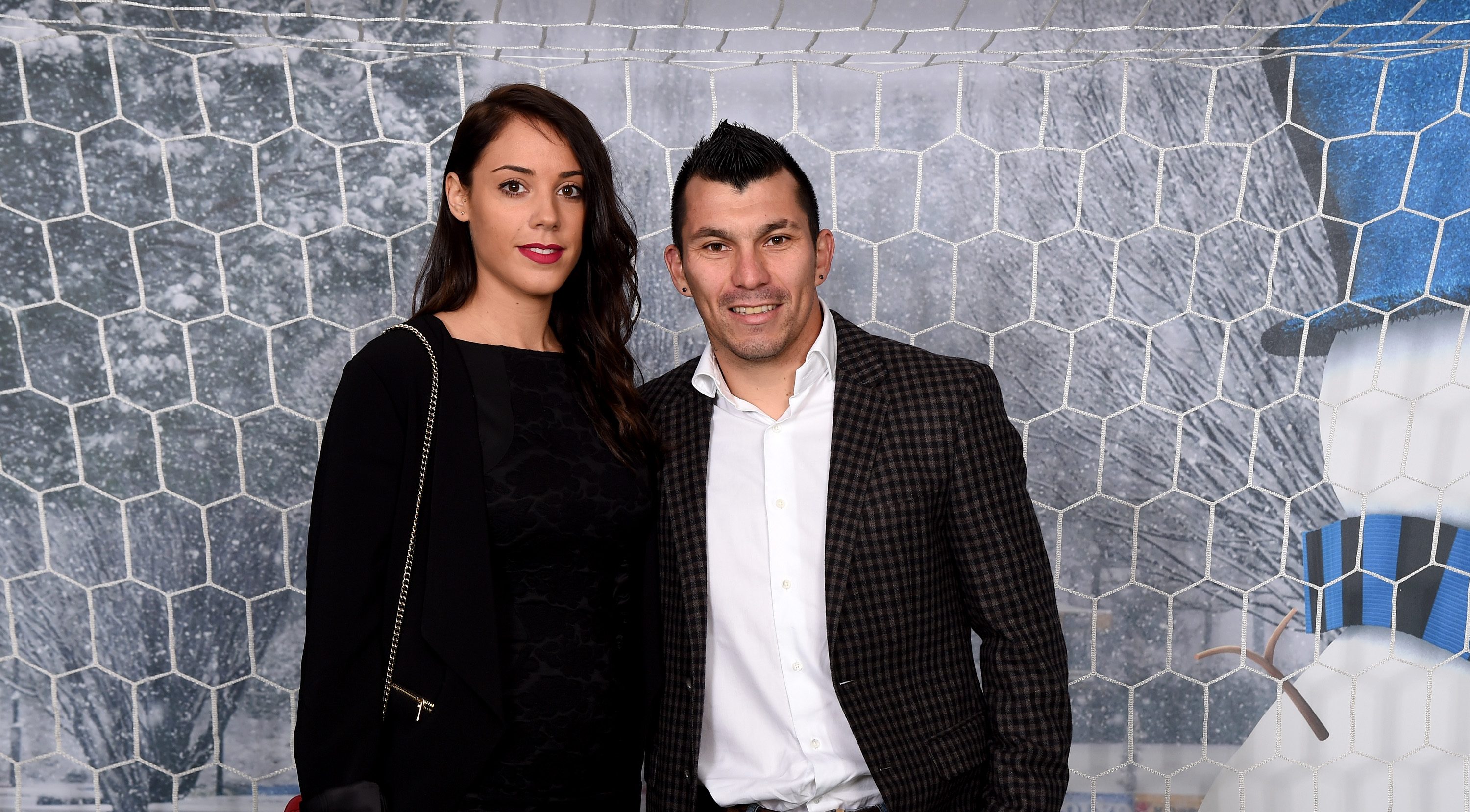 Cristina Morales y Gary Medel