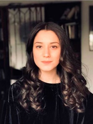 Fernanda Ramírez sorprendió con desnudo artístico junto a su hijo