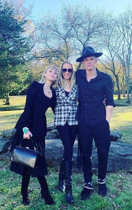 Miley y Cody con Tish