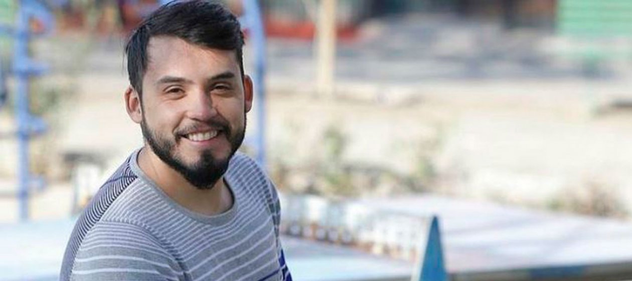 ‘Hardcorito’ evidenció que nadie le quiso dar el asiento con su hija en los brazos