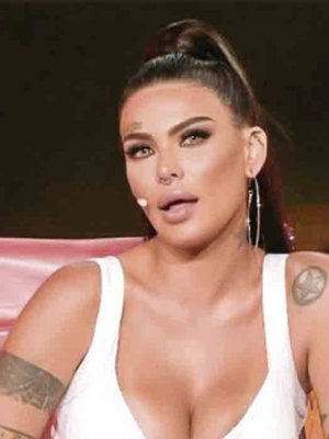 ¡Irreconocible! Angie Jibaja reaparece con demacrada apariencia