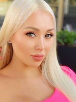 Daniella Chávez levanta rumores de quiebre amoroso tras 14 años de relación
