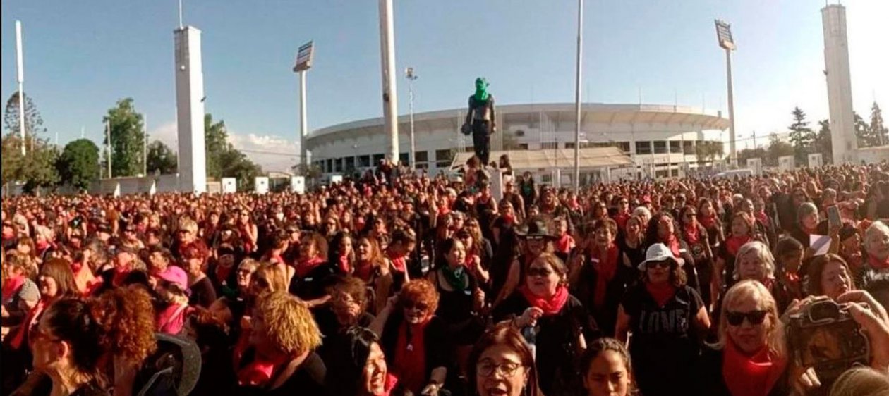 ¡Poder femenino! Las famosas que participaron en la protesta de Las Tesis Senior