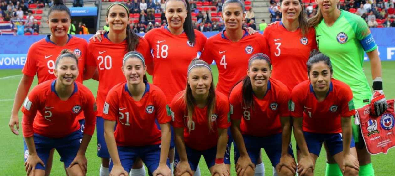 Selección femenina se puso la mano en el corazón y el gesto ganó un premio