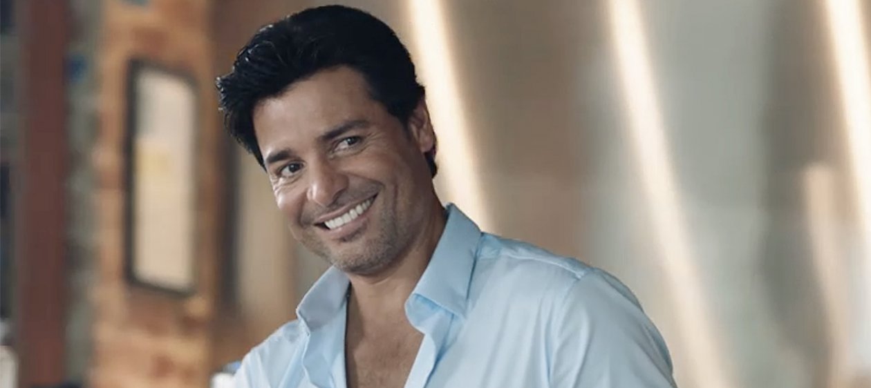 Chayanne sorprendió con su gran árbol de navidad