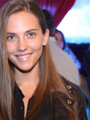 ¡Es oficial! Connie Mengotti presentó a su pololo con postal de día de los enamorados