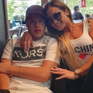 Nicole Moreno borró foto con su hijo por ola de críticas
Nicole Moreno borró foto con su hijo por ola de críticas
