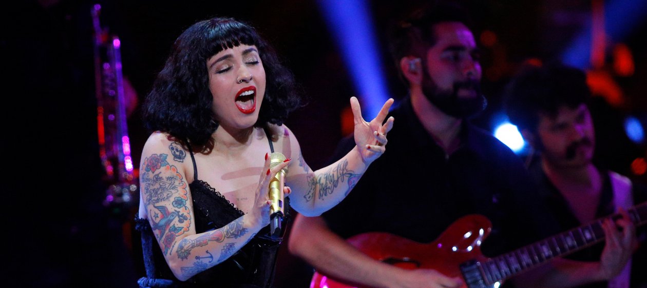 Mujeres de Chile cantaron a coro con Mon Laferte en Viña 2020