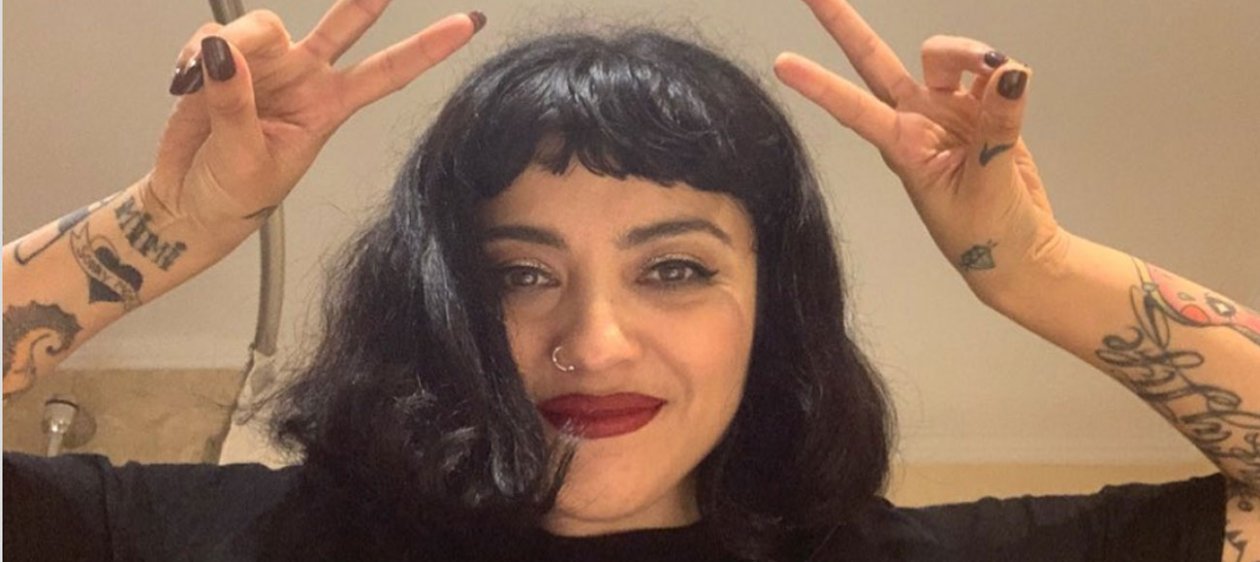 Mon Laferte compartió coqueta foto en ropa interior