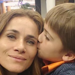 Hijo de Amaya Forch y Amaro Gómez- Pablos se lució cocinando en vivo con su mamá
Hijo de Amaya Forch y Amaro Gómez- Pablos se lució cocinando en vivo con su mamá
