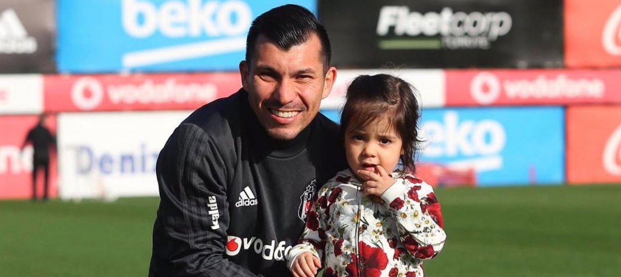 Gary Medel sumó un nuevo tatuaje dedicado a su hija menor