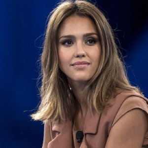 Jessica Alba rompe en llanto al darse cuenta que su hija es más alta que ella
Jessica Alba rompe en llanto al darse cuenta que su hija es más alta que ella