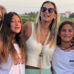 Iván Zamorano sorprende en TikTok bailando con sus hijas
Iván Zamorano sorprende en TikTok bailando con sus hijas