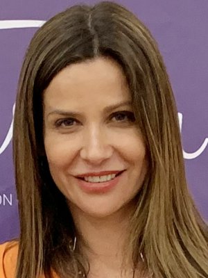 ¡A lo 50 sombras de Grey! Savka Pollak se lanza con libro erótico