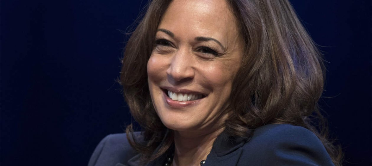 Converse y perlas: lo que dice el estilo de la nueva vicepresidenta Kamala Harris