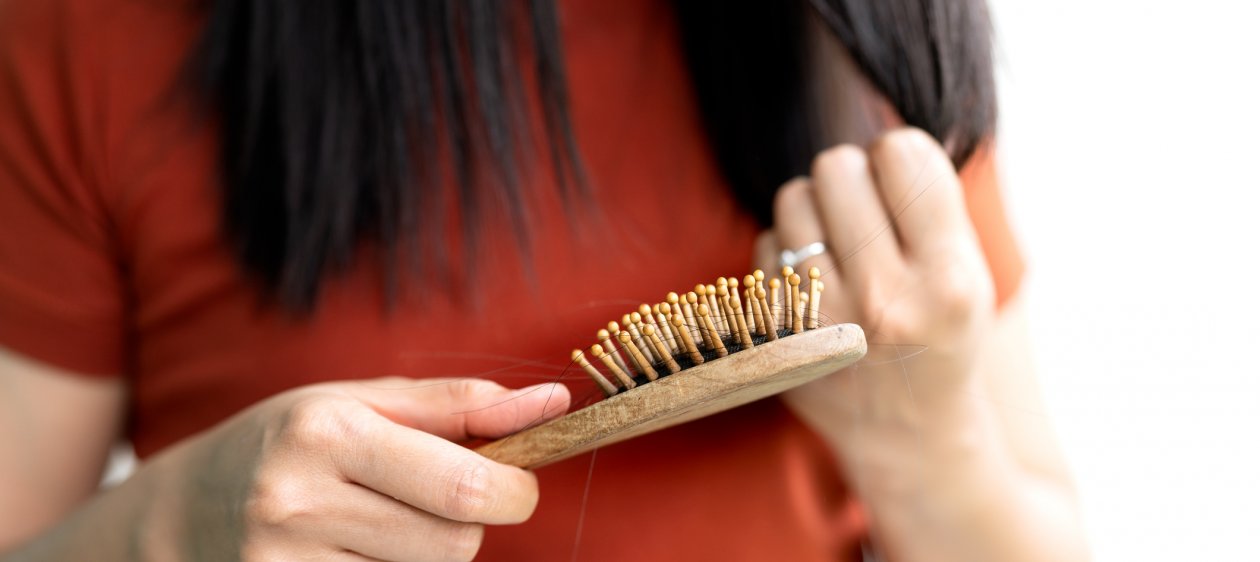 ¿No sirve tu shampoo? Llegó a Chile alternativa vegana y sustentable para cuidar tu pelo