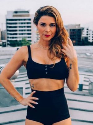 Antonella Ríos desempolvó imagen a sus 20 años con potente mensaje de amor propio