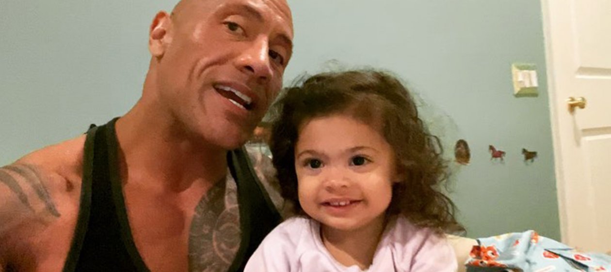 Dwayne Johnson saca su lado más dulce como el estilista de su hija