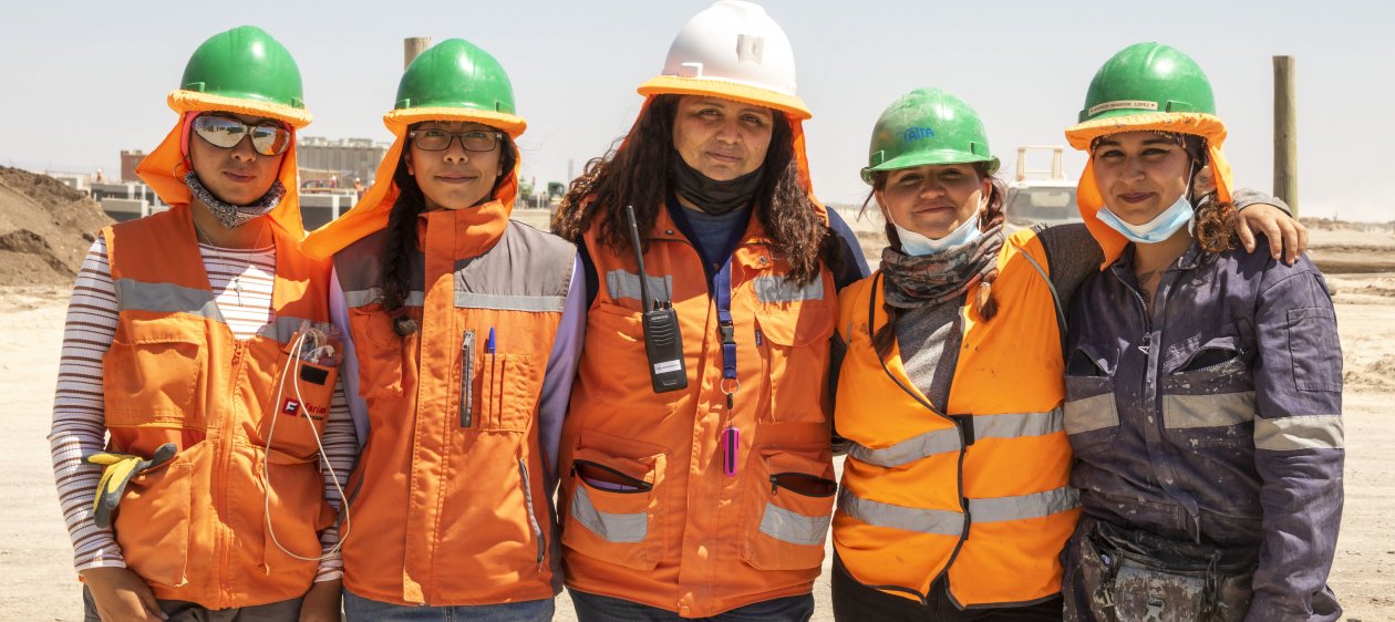 Empresa de energías renovables impulsa la contratación de mujeres en la construcción plantas