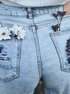 Marca de jeans promueve el reciclaje de la mano de emprendedora chilena