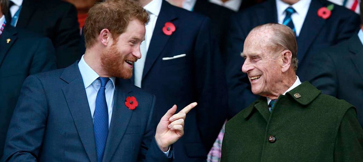 Príncipe Harry aterriza en Londres sin Megahn Markle y dedica mensaje a su fallecido abuelo
