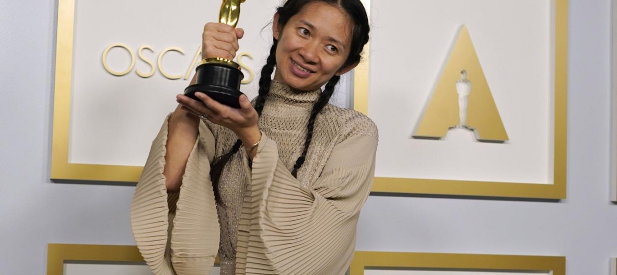 ¡Orgullo! La directora Chloé Zhao hace historia en los Oscar 2021