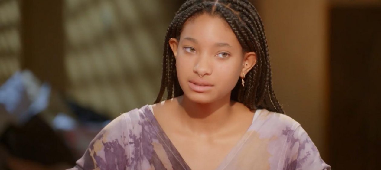 Willow Smith se declara como poliamorosa en conversación con su madre y abuela