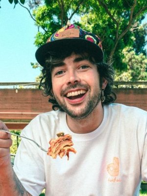 Conoce a la mujer que tiene al chef Max Cabezón totalmente enamorado