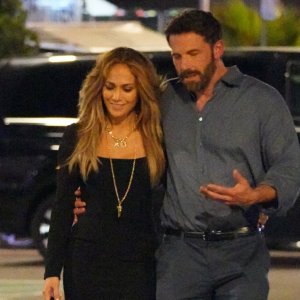 Muchos más que besos: Así fue la fiesta de cumpleaños de Jlo en compañía de Ben Affleck
Muchos más que besos: Así fue la fiesta de cumpleaños de Jlo en compañía de Ben Affleck