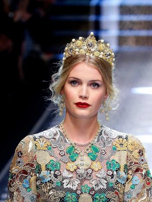 Estos son los 5 vestidos de novia que usó Kitty Spencer, sobrina de Diana de Gales, en el día de su boda Estos son los 5 vestidos de novia que usó Kitty Spencer, sobrina de Diana de Gales, en el día de su boda