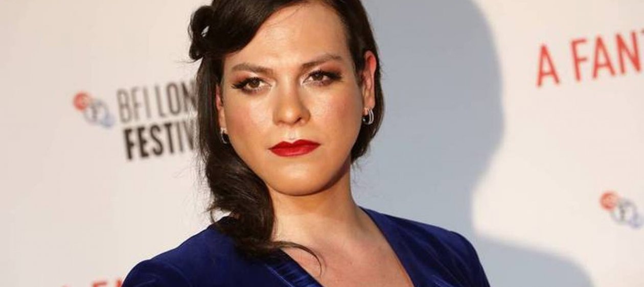 Daniela Vega sorprende desde Londres con su nuevo look