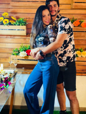 Yamna Lobos y su marido disfrutan de su primera escapada romántica tras convertirse en padres Yamna Lobos y su marido disfrutan de su primera escapada romántica tras convertirse en padres